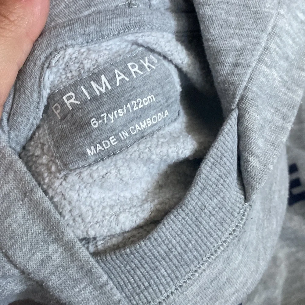 Primark hoodie bundle 6/7 years fit is 5T gently used.